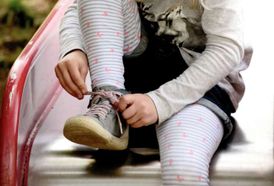 Passendes Schuhwerk für die Kleinen: Diese Kriterien müssen Eltern kennen
