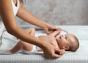Was tun bei einer Windeldermatitis? – Tipps für einen gesunden Po beim Baby