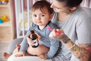 Medikamenteneinnahme bei Babys und Kleinkindern – mit diesen Tipps klappt es! 