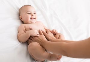 Tolle Babymassagen vorgestellt – so verwöhnst du deinen Sprössling