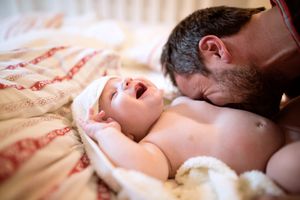 Wie oft darf ich mein Neugeborenes baden? - wichtige Tipps für die Badewanne
